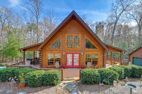Mount Gilead House | 1 Mi to Lake Tillery: Outdoor Retreat w/Hot Tub!