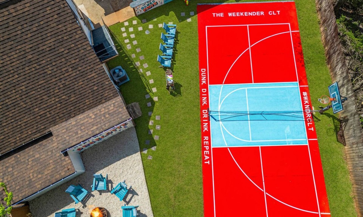 Charlotte House | 12 Beds · Pickleball·HotTub·Firepit·Karaoke·Arcade·Poker·Pool Table·Patio