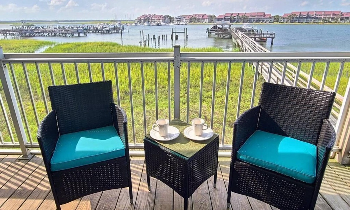 Waters Edge House | 124 Waters Edge! Riverfront Town Home! Screened porch, Community Pool, & Fishing Dock!