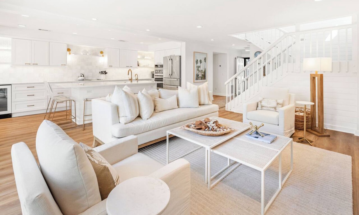 South Beach Condo | 1409 South Beach Villa: BESTNEST by Beverly Serral - 50 YDS to Beach!