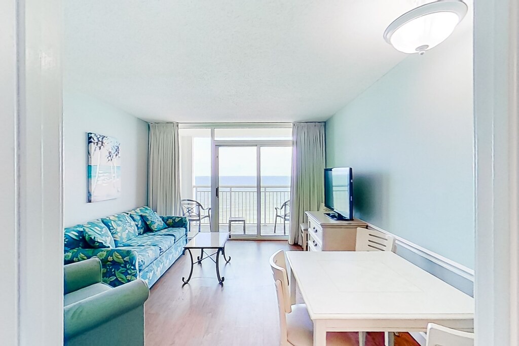 Myrtle Beach Condo | 15th Floor Oceanfront Snowbird Friendly Condo w/ Shared Hot Tub/Pool, WiFi, AC