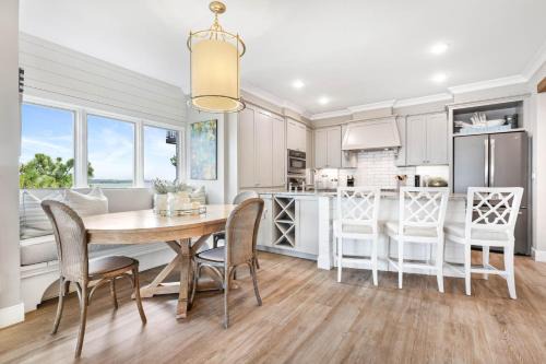 South Beach House | 1880 Beachside Tennis Villas: Sea Pines