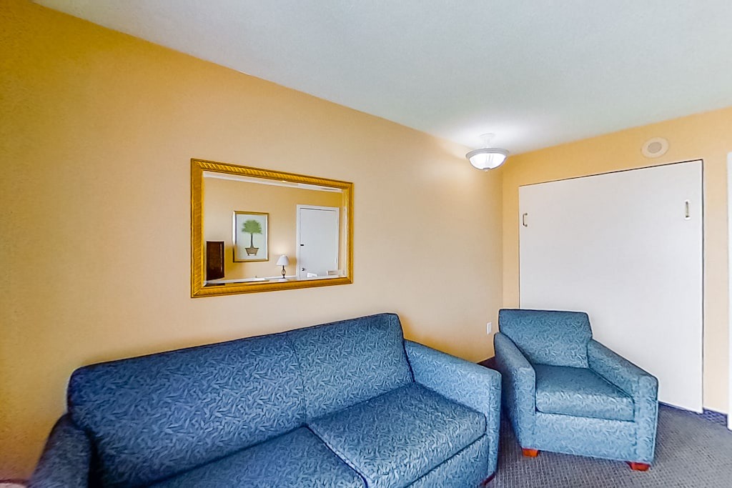 Myrtle Beach Condo | 18th Floor Oceanfront Snowbird Friendly Condo w/ Shared Pool/Hot Tub, AC, WiFi