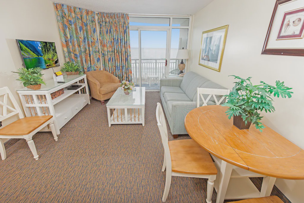 Myrtle Beach Apartment | 1BR/1BA Oceanfront condo w/Kitchen & Balcony in Center of MB, #400