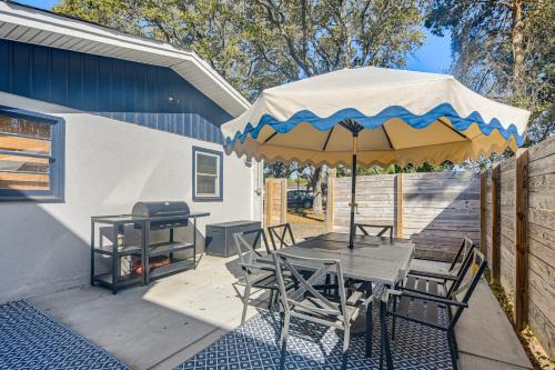 Atlantic Beach Apartment | 2 Blocks to Sand! Breezy Atlantic Beach Escape