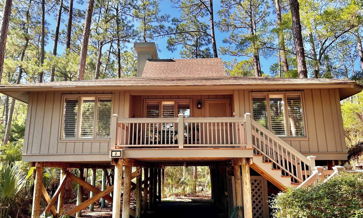 West Beach Cottage | 2 Inlet Cove; steps from the dock & pool; 10 min walk to the beach; EV charger