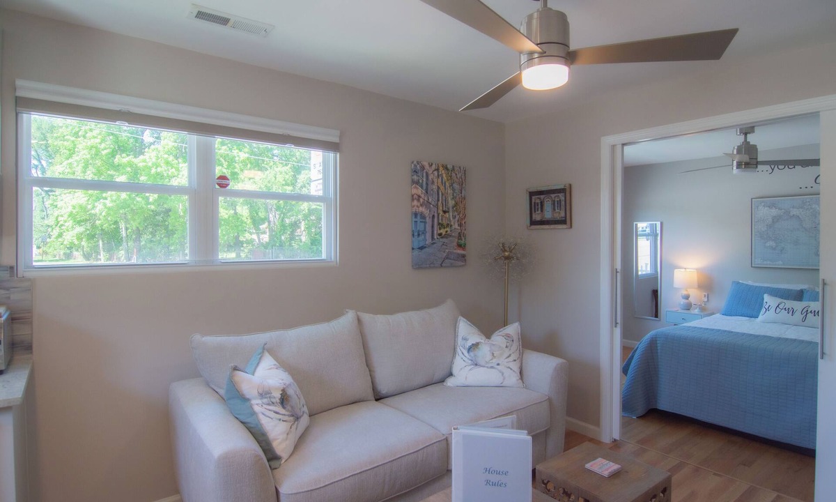 West Ashley Apartment | 2 Southern Charm Studio 2 is a Private studio 4 miles to Downtown Charleston