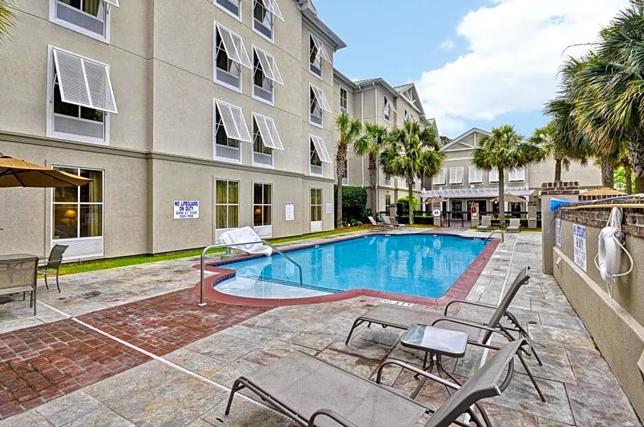 West Ashley Hotel | 2-Star Hotel ∙ Hampton Inn & Suites Charleston-West Ashley