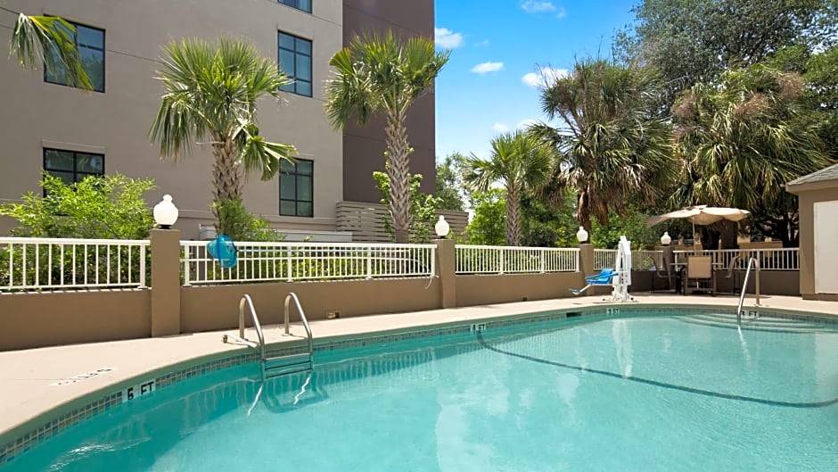 Charleston Hotel | 2-Star Hotel ∙ Best Western Patriots Point