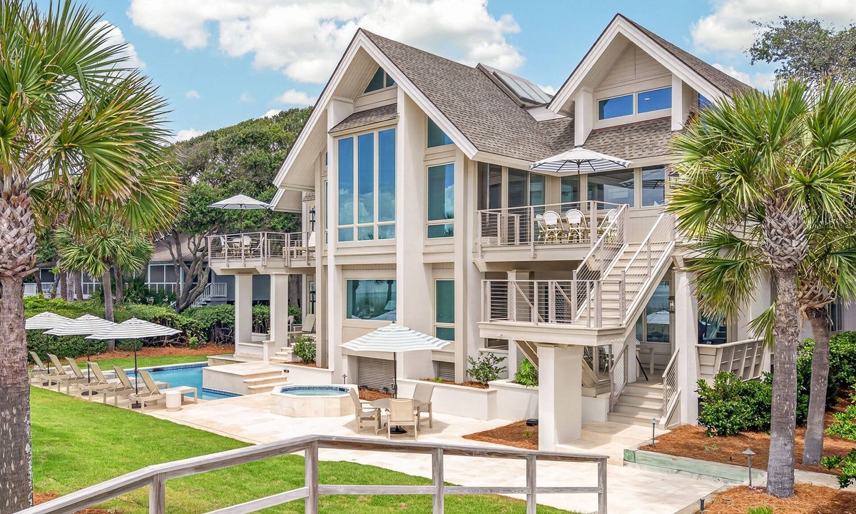 Beach Lagoon House | 23 South Beach Lagoon: A BESTNEST Luxe by Beverly Serral "Oceanfront"