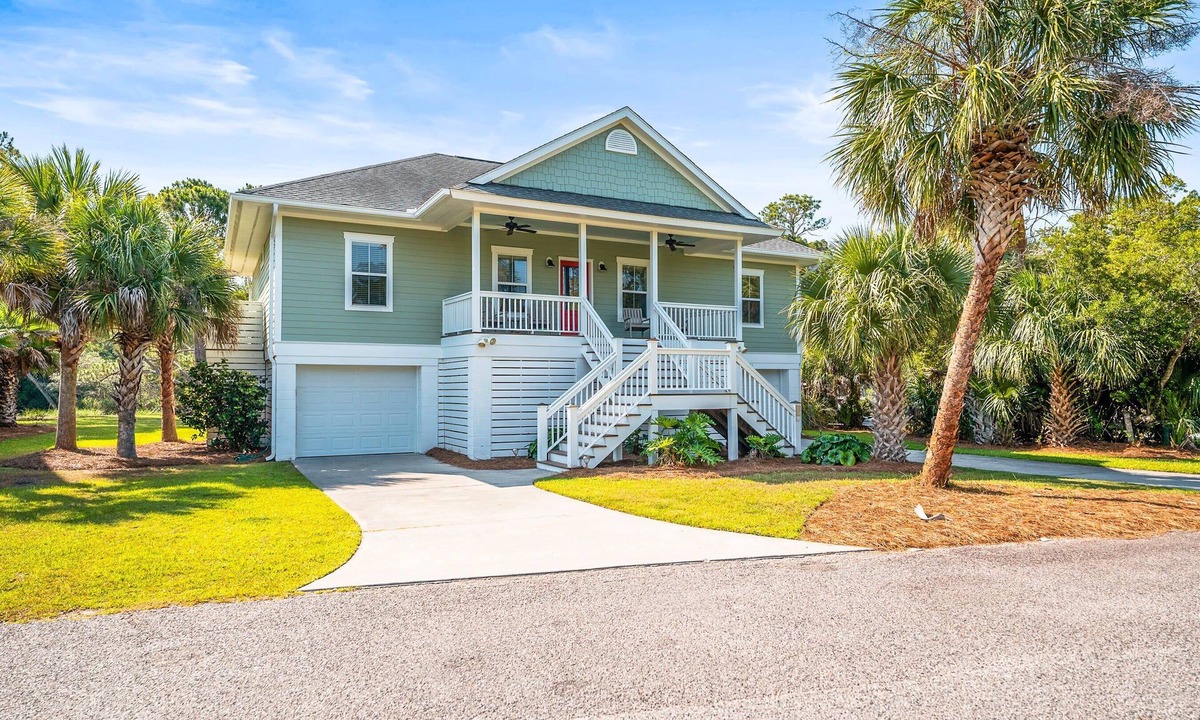 Deer Lake House | 271 Deer Lake Drive