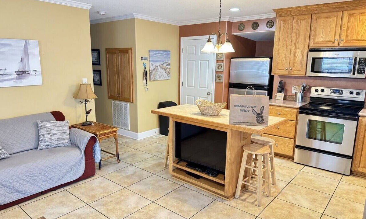 Surfside Beach House | 2BR/2BA Cottage-Golf Cart-Ocean Lakes-Pet-Friendly