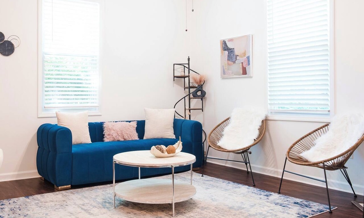 Thunderbolt Apartment | 2BR Chic Duplex - Firepit - Perfect for Travel