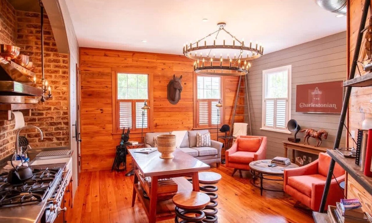 Cannonborough Elliotborough Apartment | 2BR Historic Apt | King St 3 Blocks | Porch, Parking, Full Kitchen | Charleston
