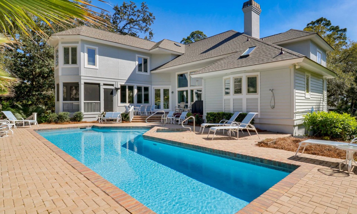 Sea Pines House | 2nd Row Sea Pines Home w/FREE Pool & Spa Heat Seasonally - Steps to Beach!
