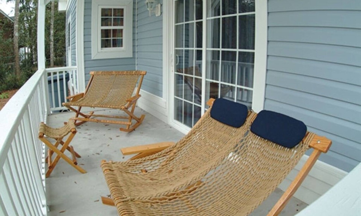 Ocean Drive Cottage | 3 Bedroom Cottage with covered parking
