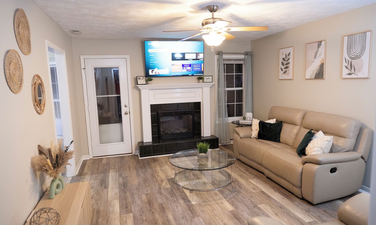 Cape Fear House | 3-bedroom, King Bed, Workspace, Wi-Fi, Near Ft. Bragg/Ft. Liberty and Downtown