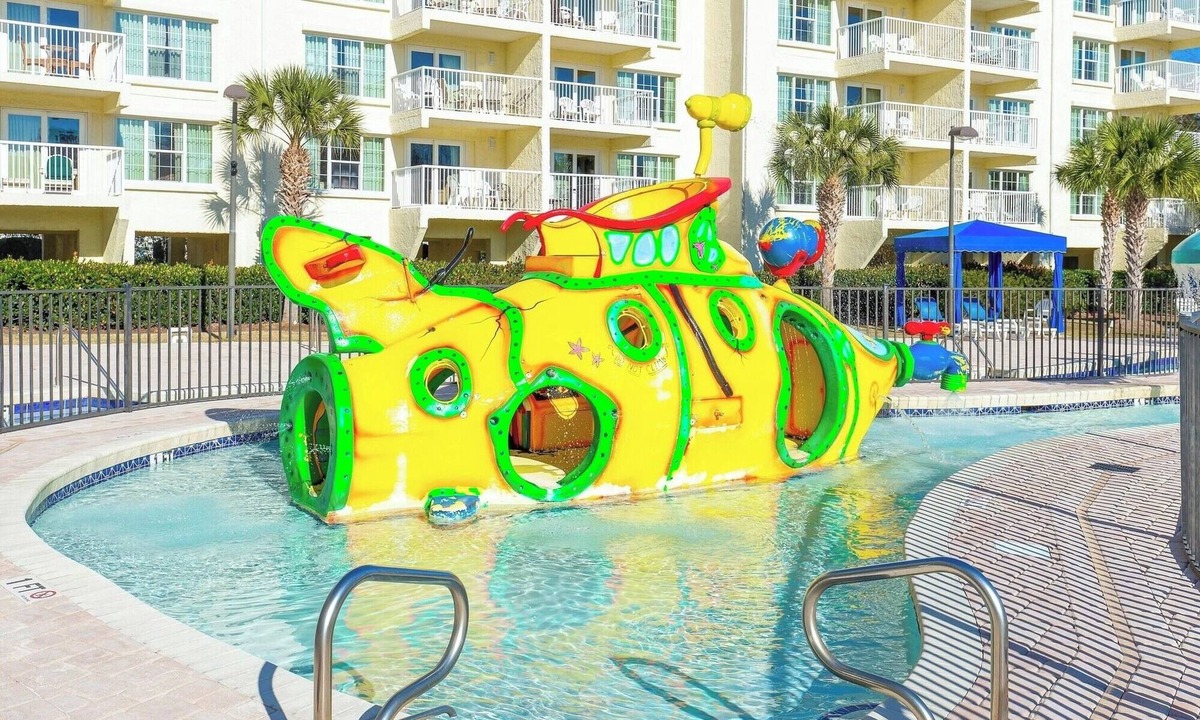 Litchfield by the Sea Hotel | 3 Premier Rooms + Hot Tub, Indoor & Outdoor Pools near Litchfield Beach