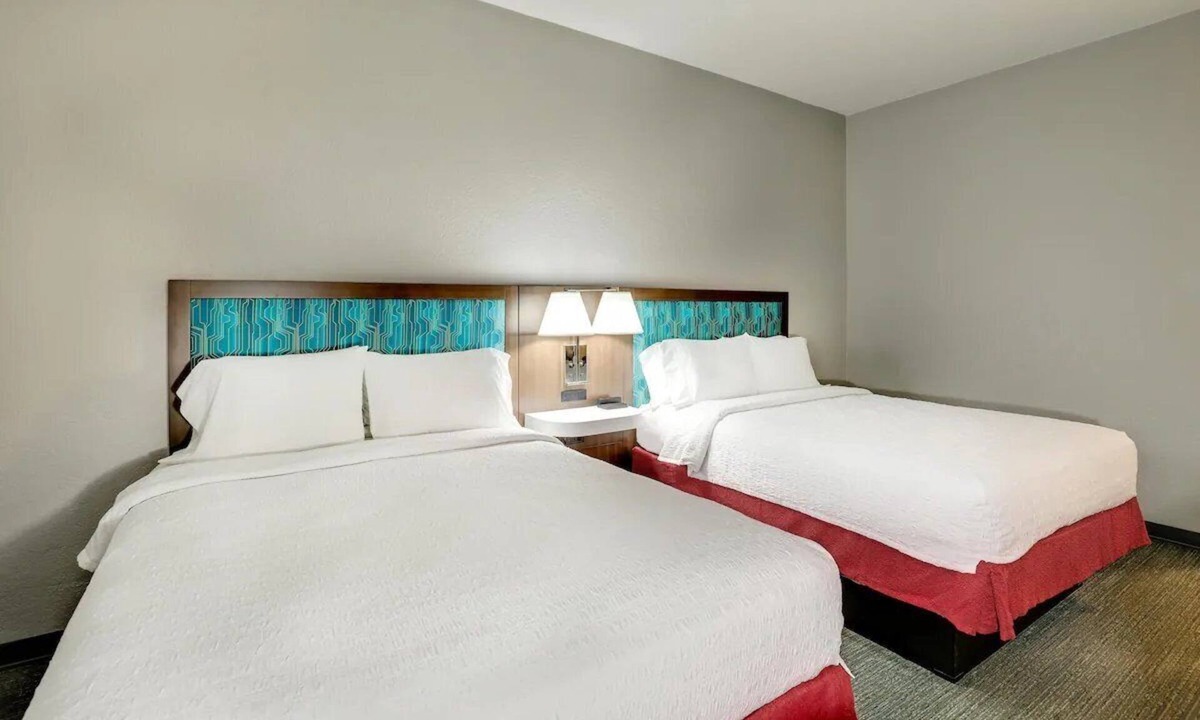 Polk Village Hotel | 3 Welcoming Rooms Near Beaufort Waterfront Park – 2.5 Miles | Pet-Friendly