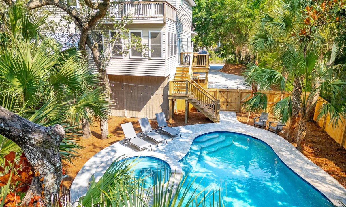 Sunset Point House | 307 W Indian -The Prickly Pear -Private Optional Heated Pool and Spa -Walking Distance to Everything
