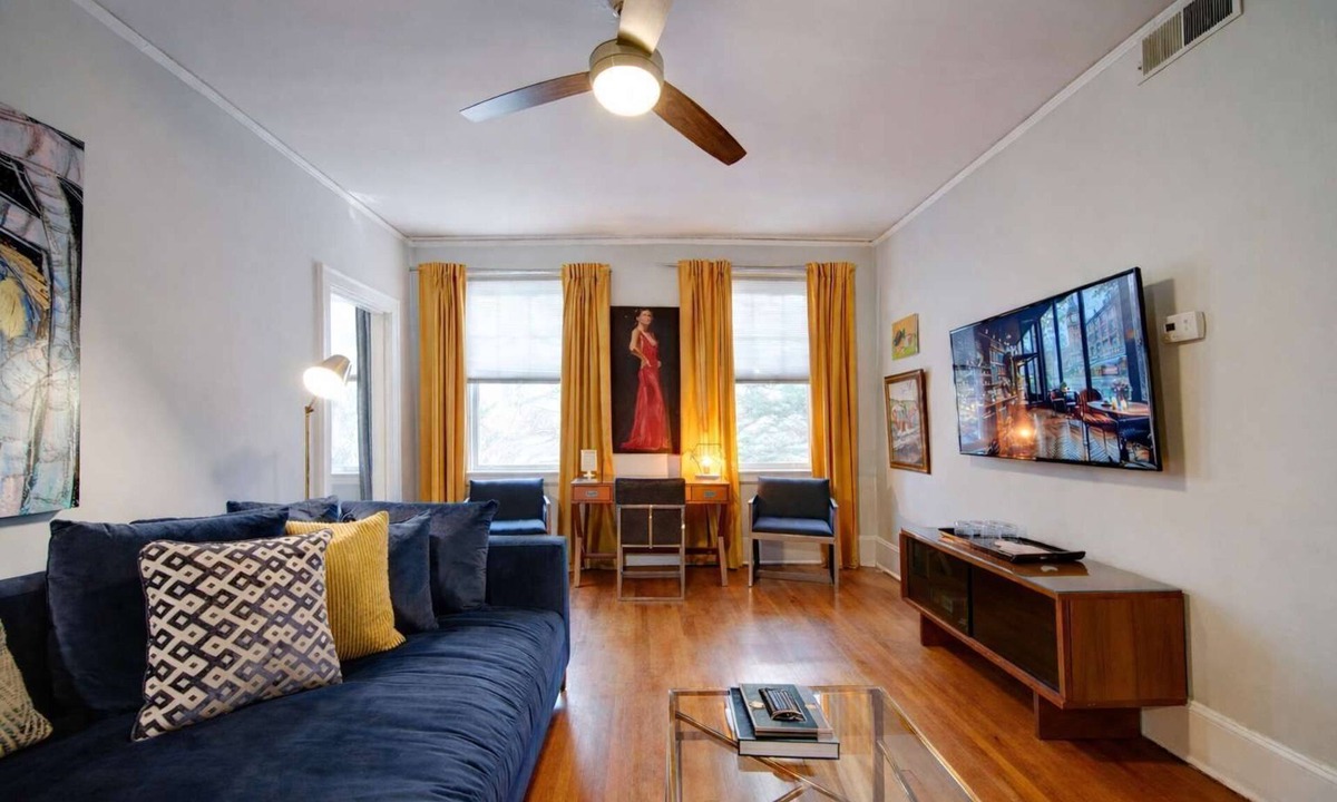 Charlotte Condo | 3BR Elizabeth Condo: Two Full Suites Near Novant Health and Uptown