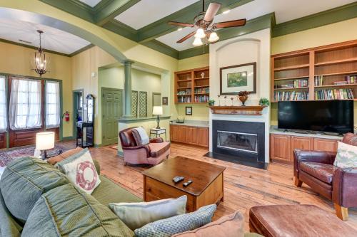Bluffton House | 5 Mi to Old Town Bluffton: Cottage w/Patio
