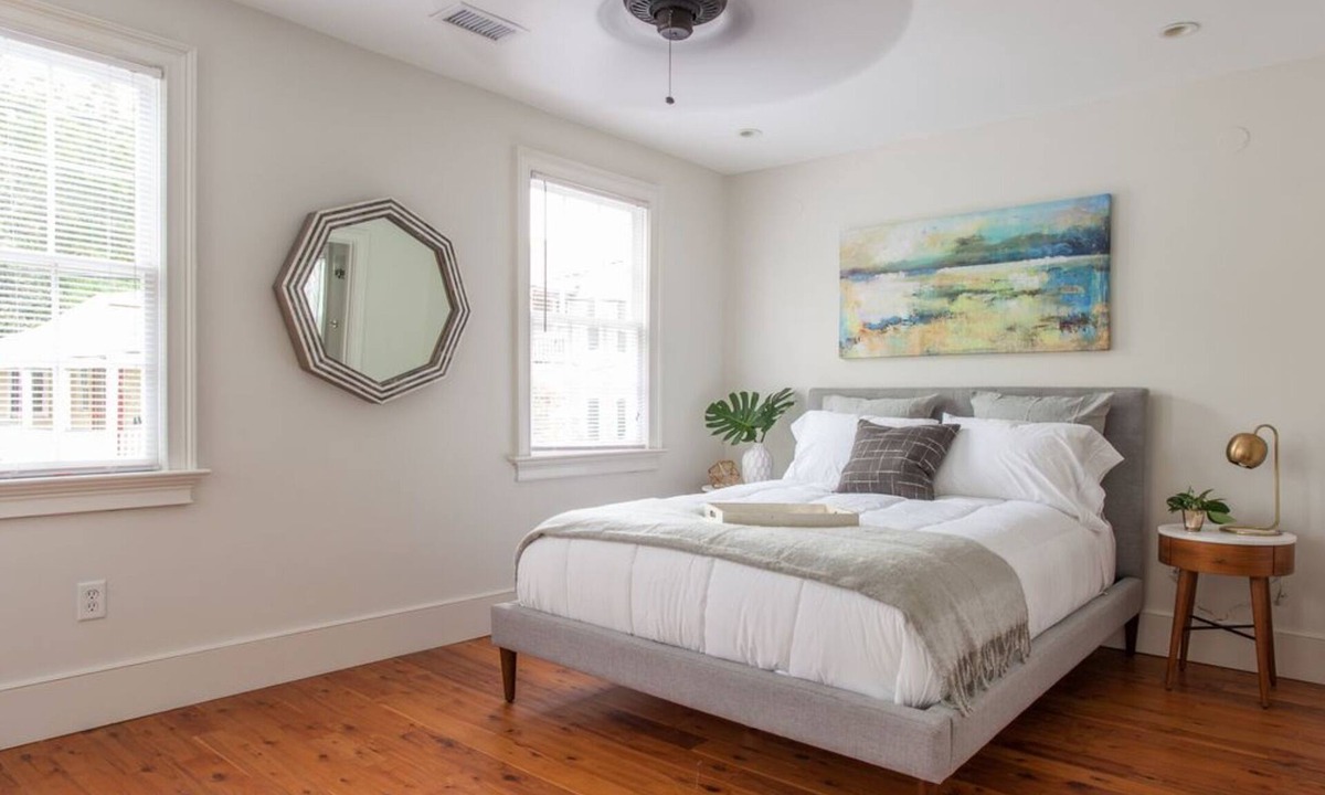 Radcliffeborough House | 5 Queen Beds, Downtown, Park in Private Driveway, Stroll to Charleston's Best