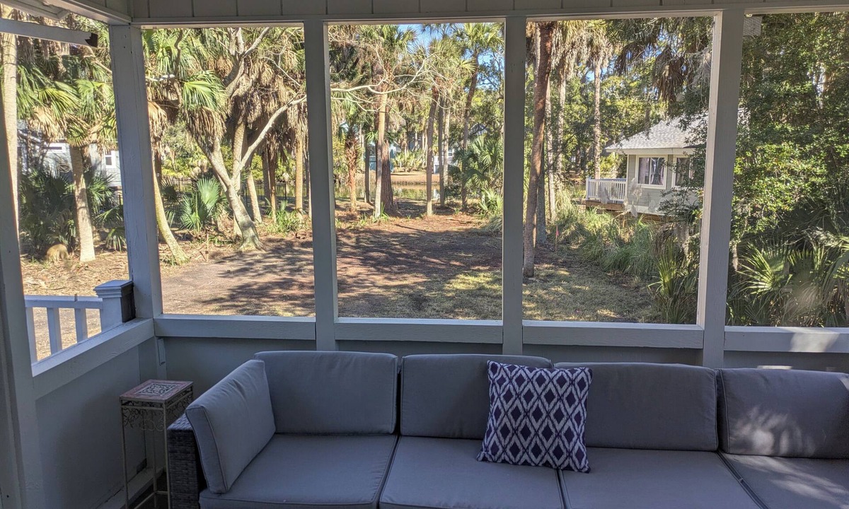 Blue Heron Lake House | 500 Remora Dr - 2 Ensuite, Scr Porch/Deck, Golf Cart & Amenity Avail, Pet OK