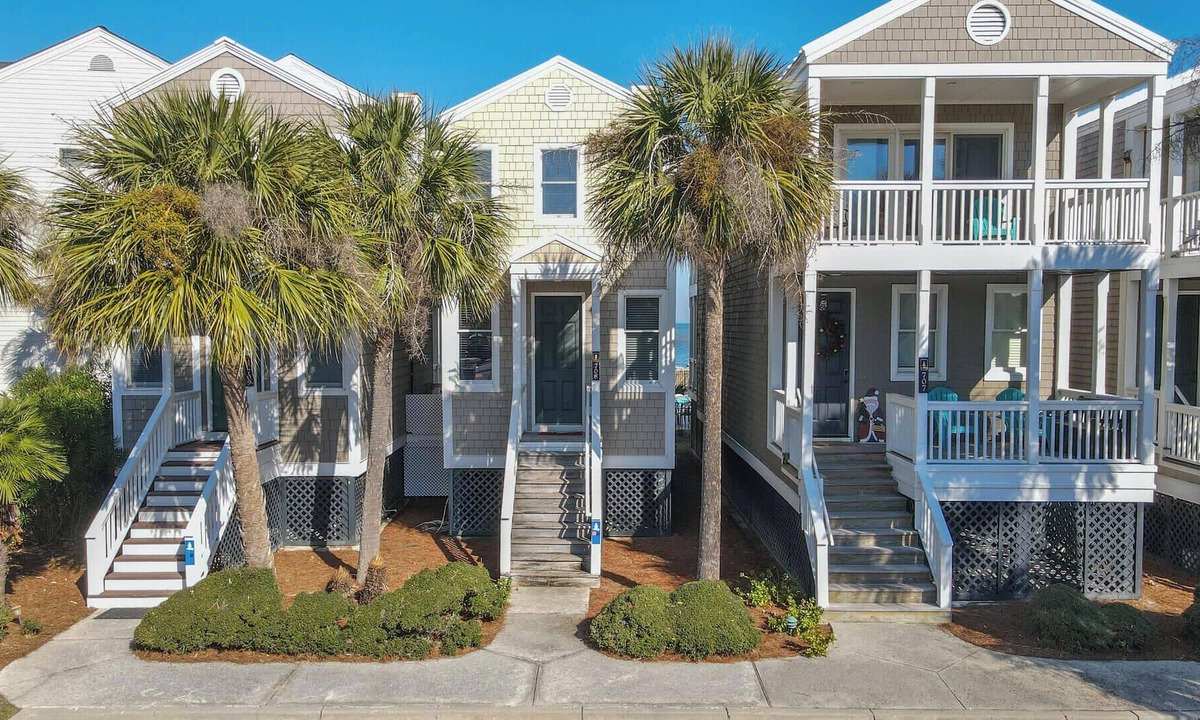 Saint Helena Island Cottage | 708 Ocean Cottage - One Bedroom House is located in Fripp Island
