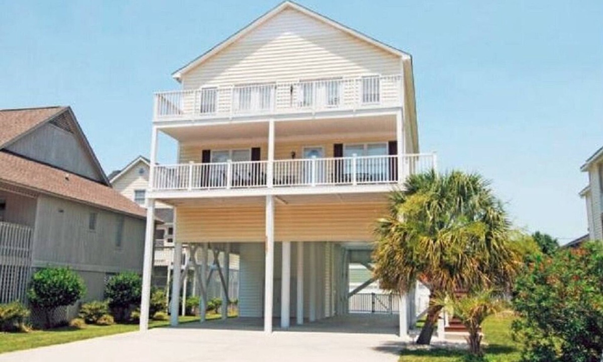 Windy Hill House | 7BR Outdoor Oasis - Brand New Pool, Waterfalls, Wet Pad, Putting Green, Hot Tub