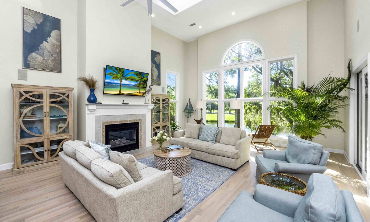 West Beach House | 8 Greensward Road by Akers Ellis Rentals