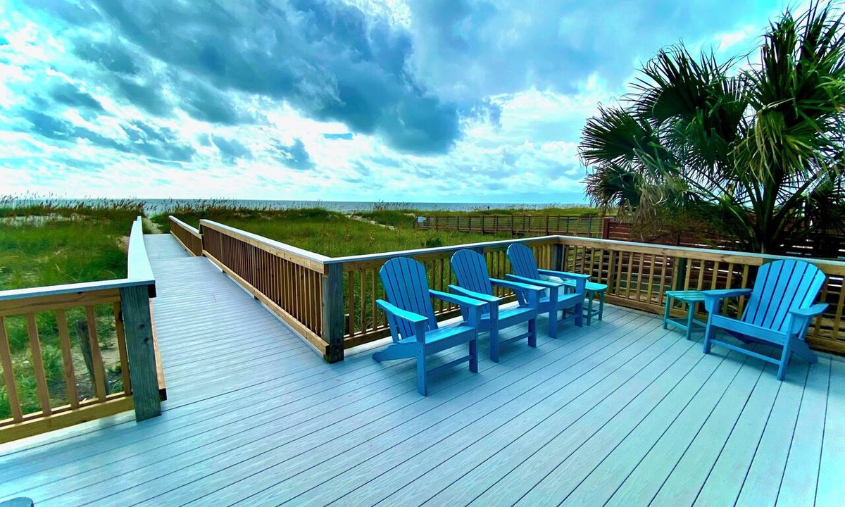 Kure Beach House | 9/12-26 SALE! Oceanfront Home, 4-7 Night Stay, BIG WEEKLY SAVINGS, Walk to Pier!