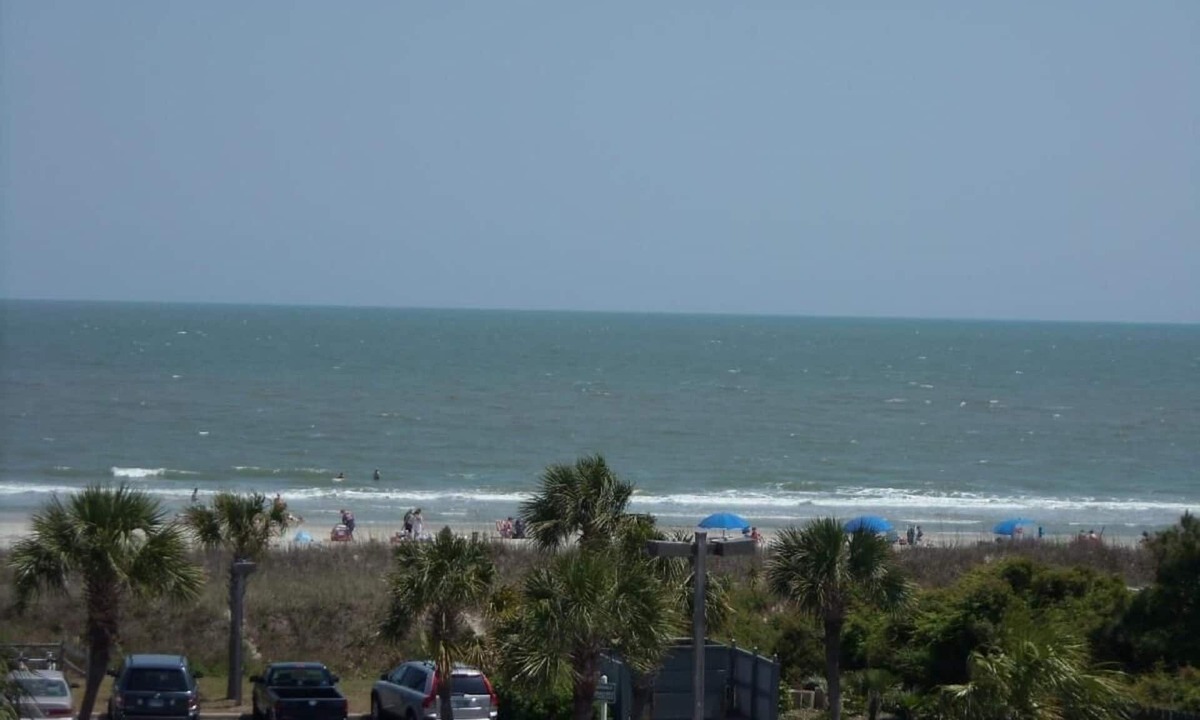 Folly Field Villa | AUG15-22&:OCEANVIEW 2026 REMODEL 50yd to beach3RD FL/SouthbalconyLG Shower2POOL
