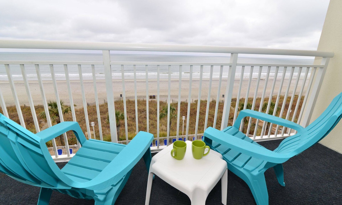 Crescent Beach Condo | Bay Watch Resort 419 - Beautiful North Myrtle Beach Oceanfront 1 Bedroom 1 Bath