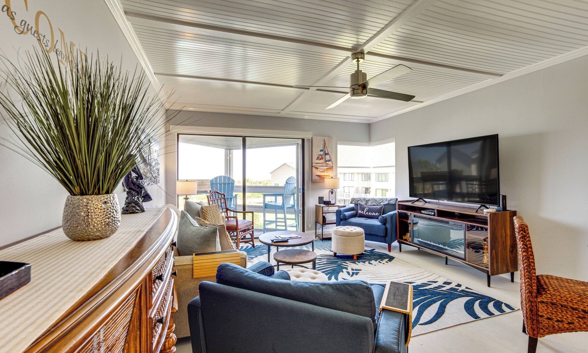 Beachwalk Apartment | Beach Access: Ocean-view Condo w/Screened Balcony