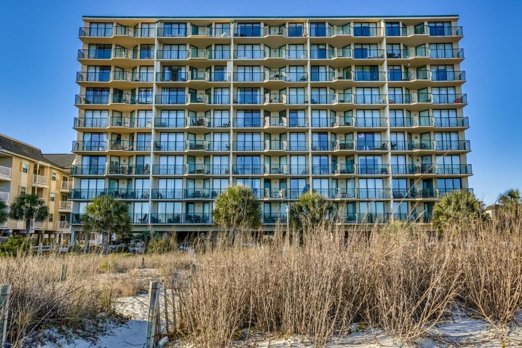 Atlantic Beach Apartment | Beach Club II 6C - Beautiful oceanfront condo with a recliner and hot tub