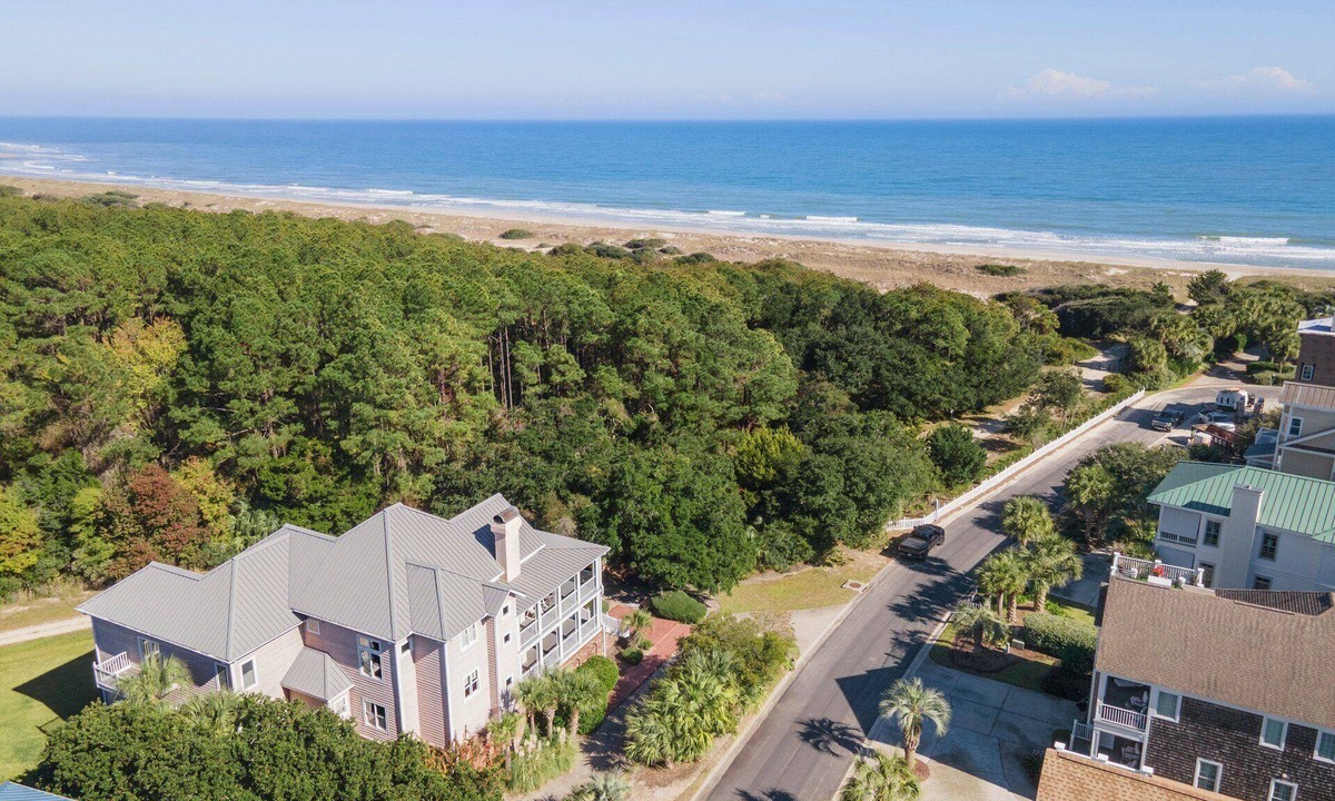 Debordieu Colony House | Beach House-Paradise with Screened Porches, decks, library, and wifi Sunny Dunes