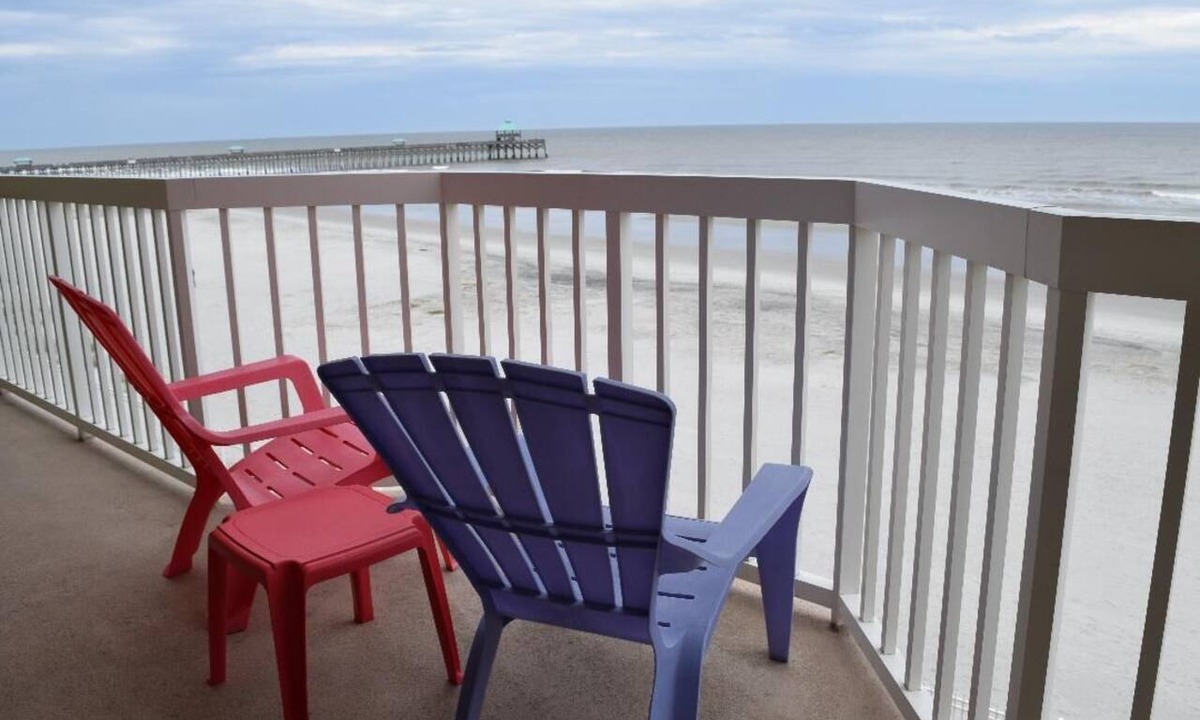 Folly Beach Condo | Beachfront! Charleston Oceanfront Villa 2Poosl Beachfront Covered deck Elevator