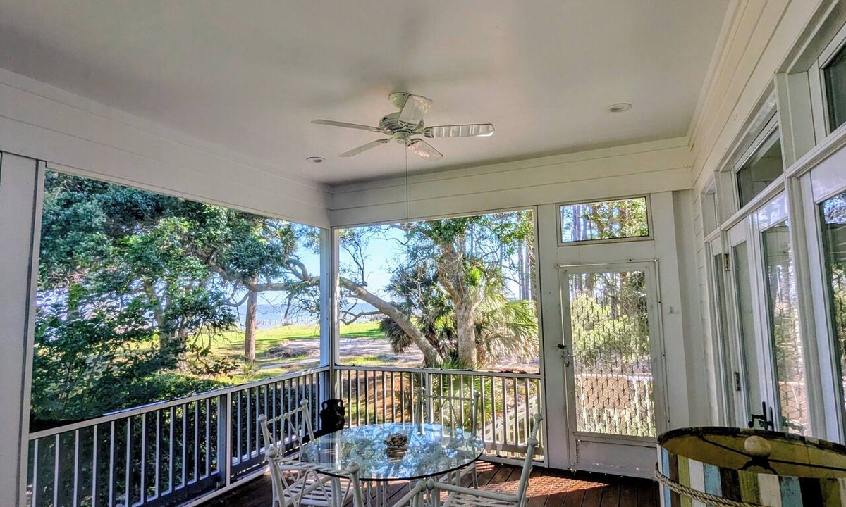 Melrose on the Beach Apartment | Beachfront Spa Apartment with Jetted Tub and Steam Shower on Daufuskie Island