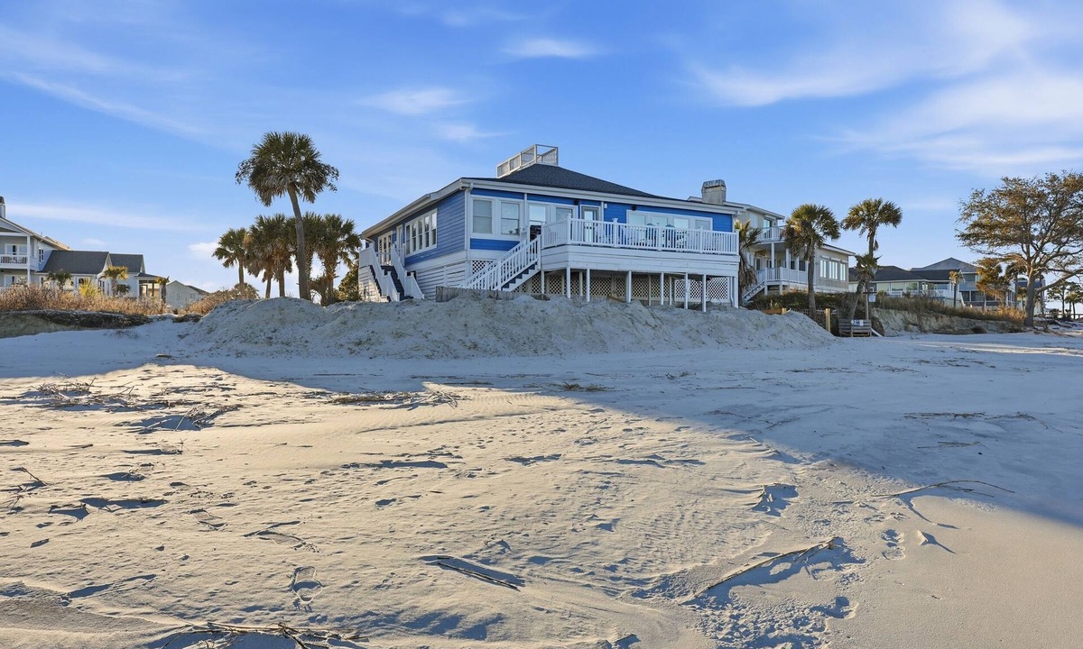 Beachwalk House | Beachfront, Large Deck, Sleeps 9, Open, Airy & Spacious
