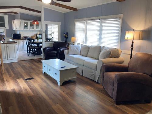 Burton House | Beaufort SC New Renovation, Close to Parris Island, Historic Downtown, Beautiful Beaches, Sleeps 6