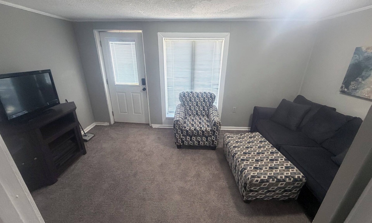 Bishopville Apartment | Beautiful 1-bedroom apartment perfect for traveling professionals.