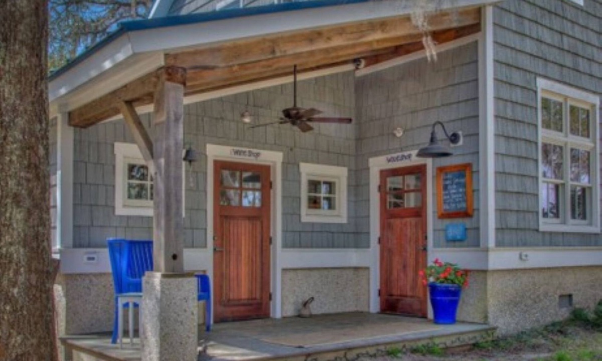 Daufuskie Island House | Beautiful Loft with Dock on Intercoastal waterway Gorgeous Sunset Come by Boat