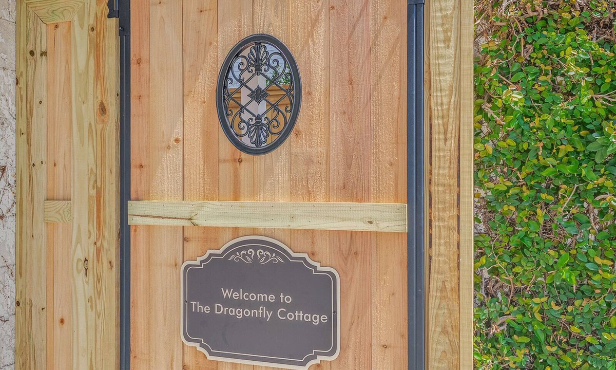 Metropolitan Cottage | Beautiful new designer carriage house built in historic style near Bull Street