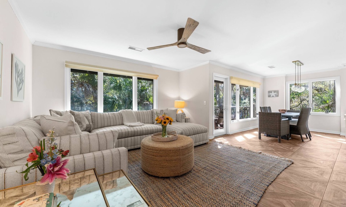 West Beach Village Villa | Beautiful reno, central, to beach and golf