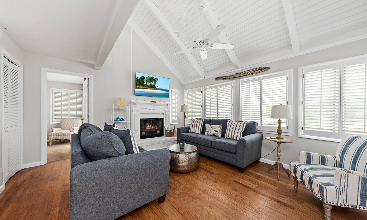 Seabrook Island Cottage | Beautifully Decorated Sealoft! Lagoon Views! Walk to Beach/Sealoft Pool! Amenity access included!