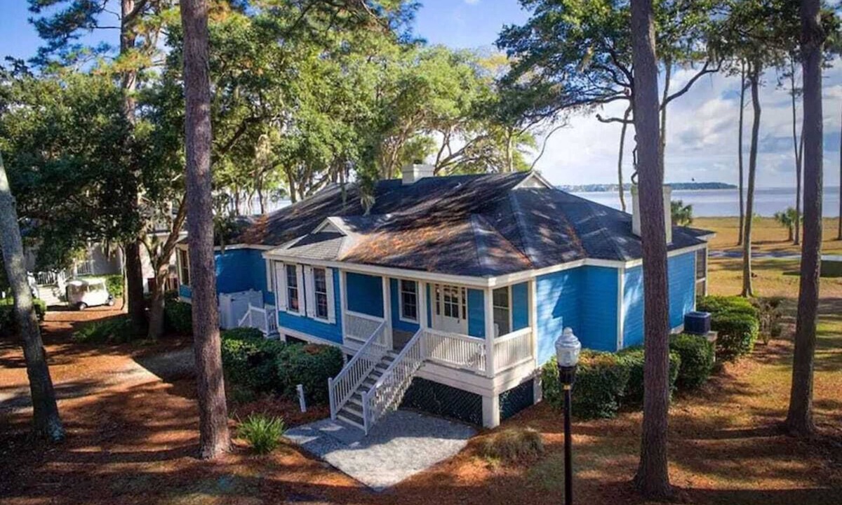 Melrose on the Beach House | Blue Breeze Cottage-Oceanfront with Golf Cart