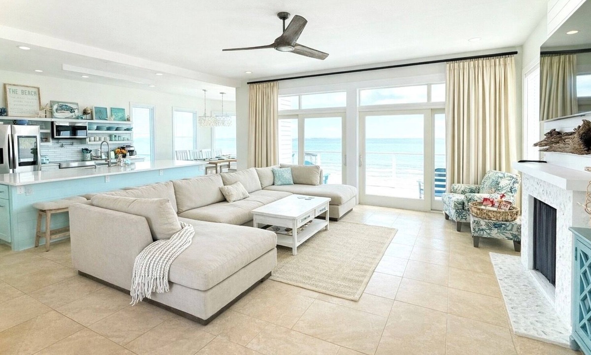 Beachwalk House | Blue Horizon - Oceanfront House on Harbor Island