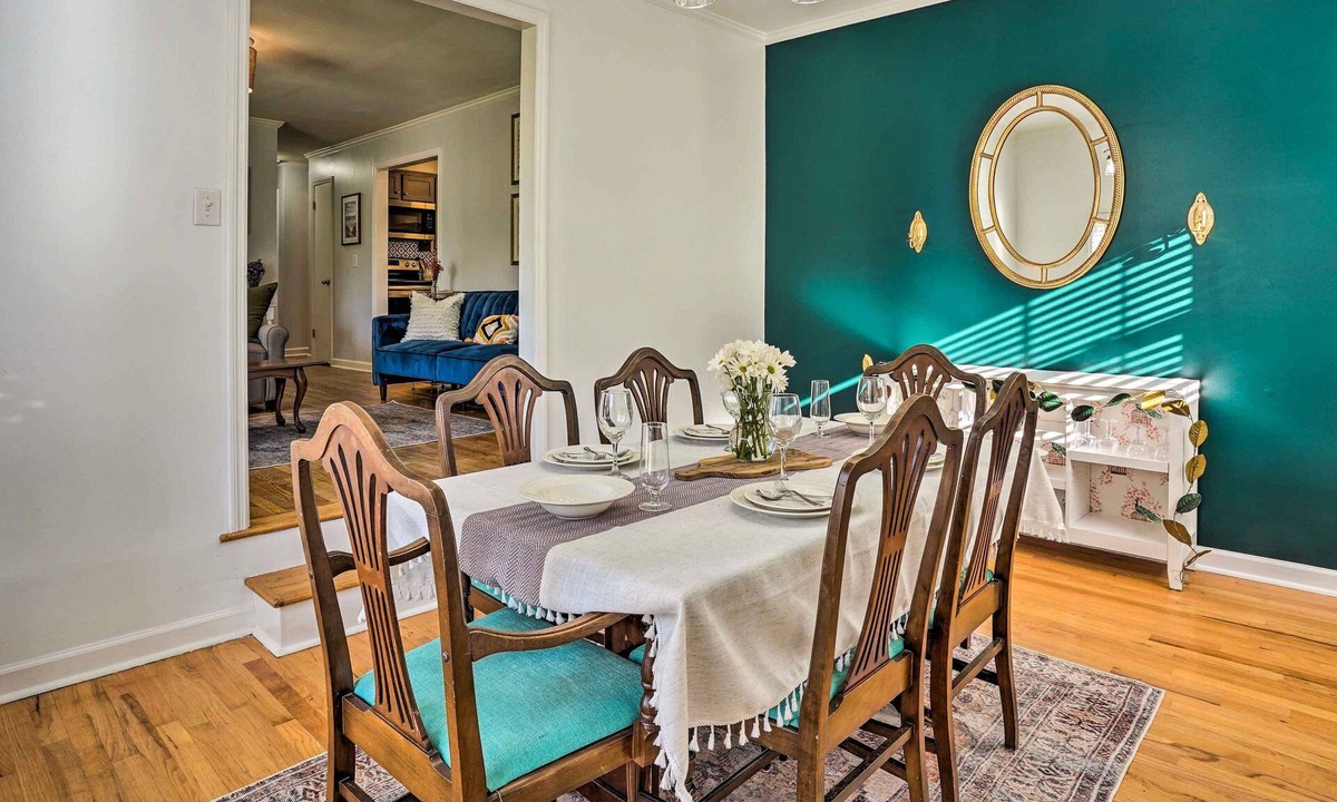 West Ashley House | Bright & Cozy Charleston Home Near Downtown!