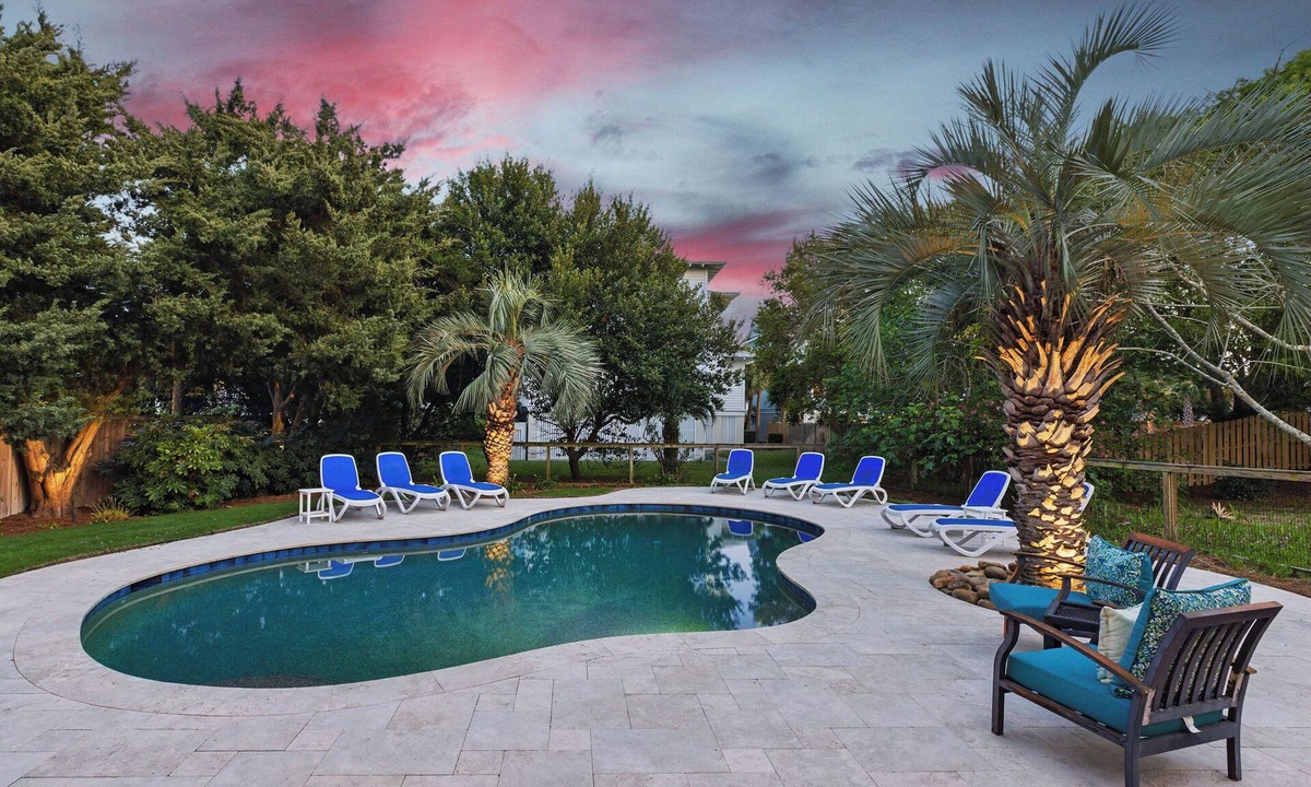 Isle of Palms House | Carolina Belle Recent Renovation 5 bd/4 ba Private Pool, Backyard Oasis, 3rd Row